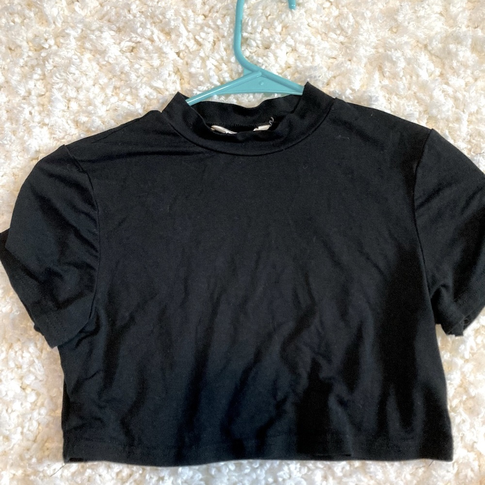 SHEIN girls cropped black top